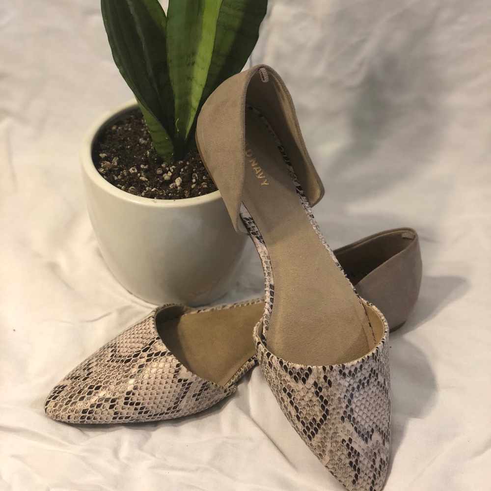 Old Navy faux snakeskin flats